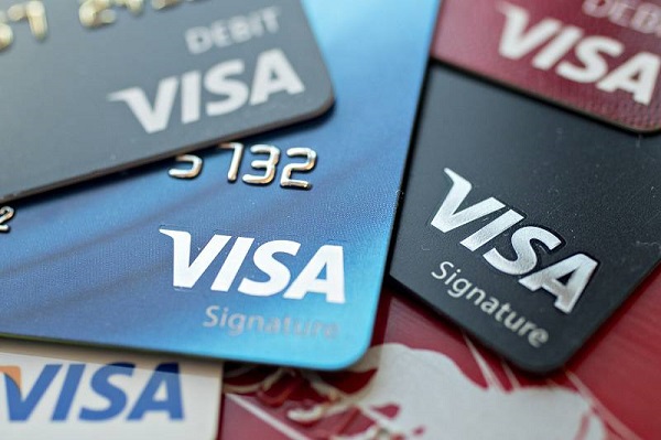 thẻ visa debit là gì