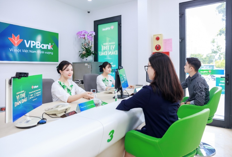 giờ làm việc ngân hàng VPBank