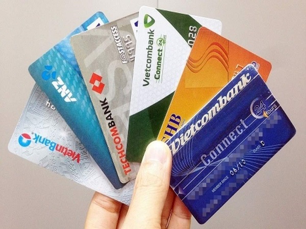 Mở thẻ tín dụng căn cứ vào thẻ tín dụng của các ngân hàng khác