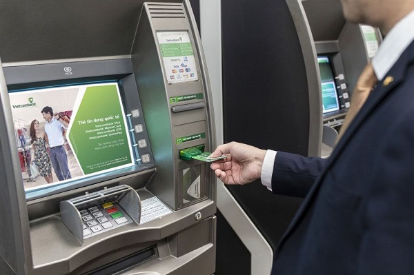 Kiểm tra số dư tài khoản Vietcombank tại các cây ATM