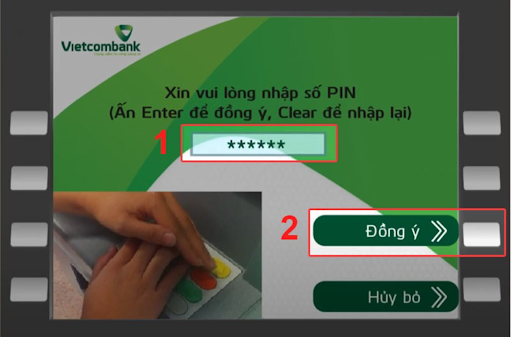 Rút tiền ATM Vietcombank cần che mã pin lại