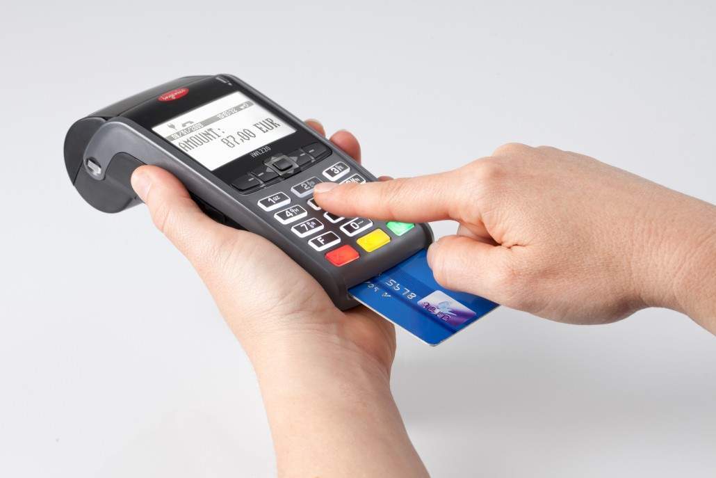 Thanh toán hóa đơn bằng thẻ Visa Debit MB Bank qua máy POS