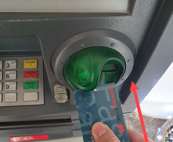 cách rút tiền ATM