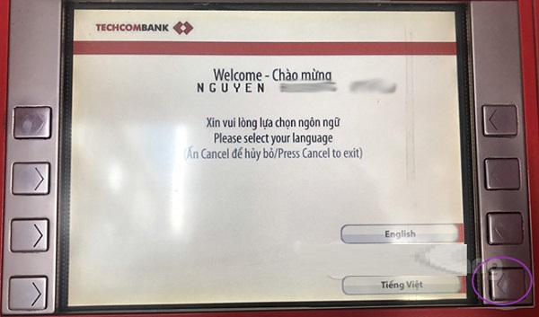 cách rút tiền ATM: bước 2 lựa chọn ngôn ngữ