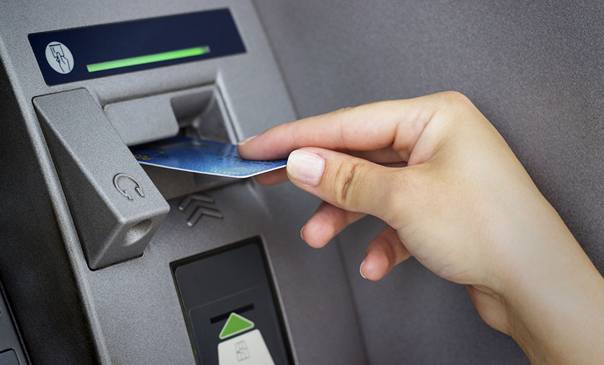 Cách rút tiền mặt từ thẻ tín dụng phổ biến