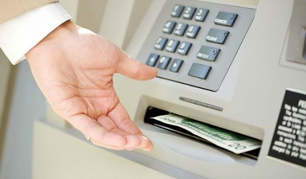 Những lưu ý cần biết khi rút tiền từ thẻ tín dụng Techcombank