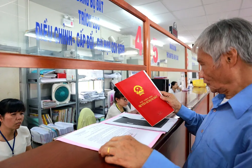 Tiệm vàng có cầm sổ đỏ không? Lãi suất và nơi cầm sổ đỏ tư nhân uy tín 3 Nơi cầm sổ đỏ tư nhân uy tín ở đâu? So sánh các phương án vay